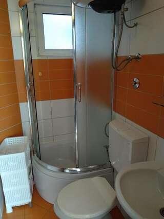 Гостевой дом Apartments and Rooms Mila Улцинь Семейный номер - Подходит для людей с ограниченными физическими возможностями-4