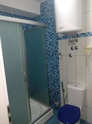 Гостевой дом Apartments and Rooms Mila Улцинь Двухместный номер с 1 кроватью и террасой-1