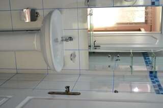 Гостевой дом Apartments and Rooms Mila Улцинь Трехместный номер с террасой-5