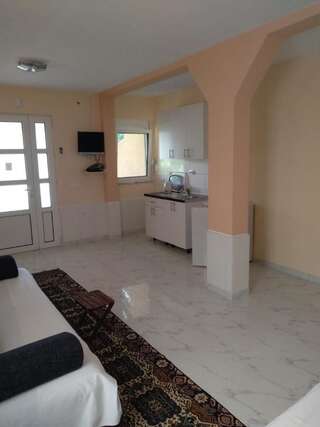 Гостевой дом Apartments and Rooms Mila Улцинь-4