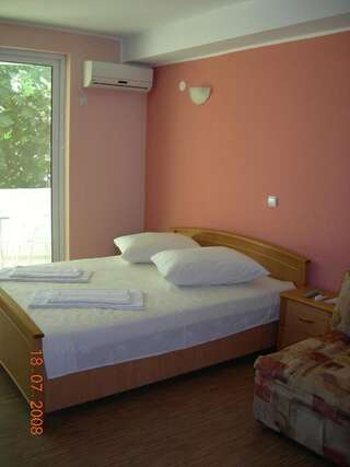 Гостевой дом Apartments and Rooms Mila Улцинь Апартаменты с 1 спальней-1