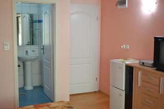 Гостевой дом Apartments and Rooms Mila Улцинь Апартаменты с 1 спальней-5